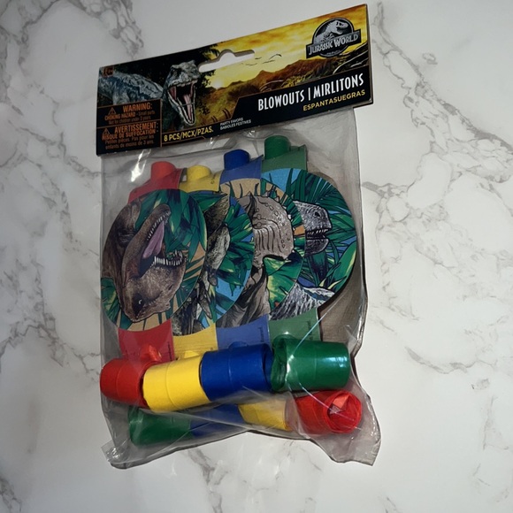 NWT Jurassic World 8pc Blowouts - Picture 2 of 2